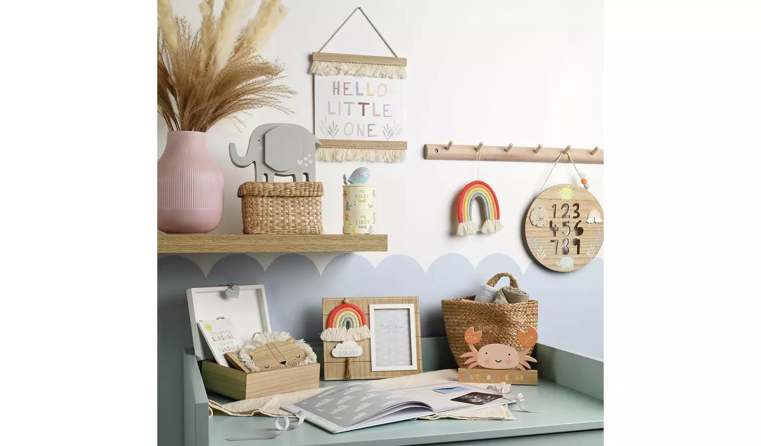 Petit Cheri Macrame Photo Frame - Rainbow -20x24cm