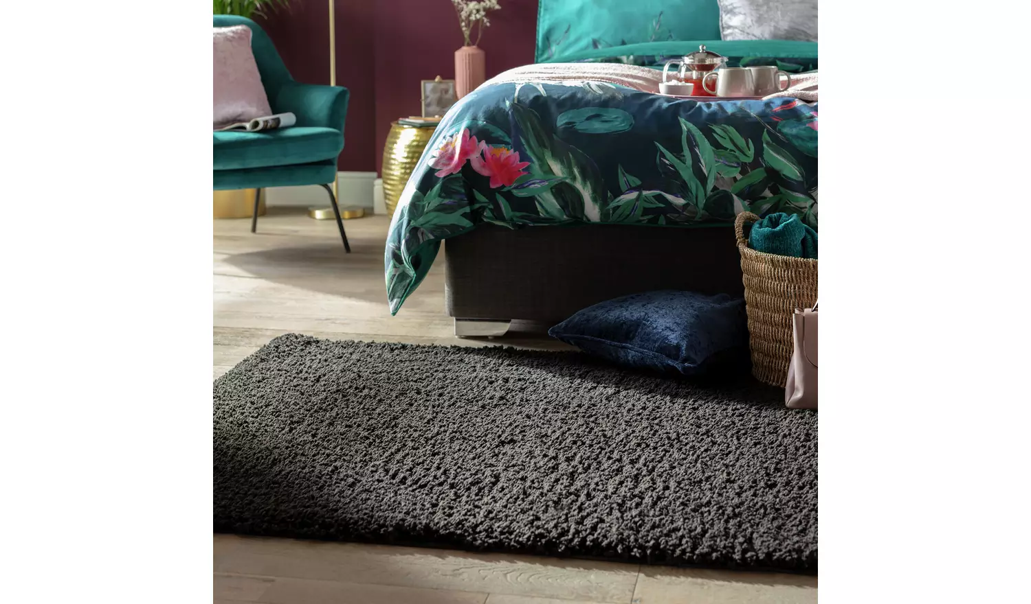 Habitat Cosy Black Shaggy Rug - 150x80cm