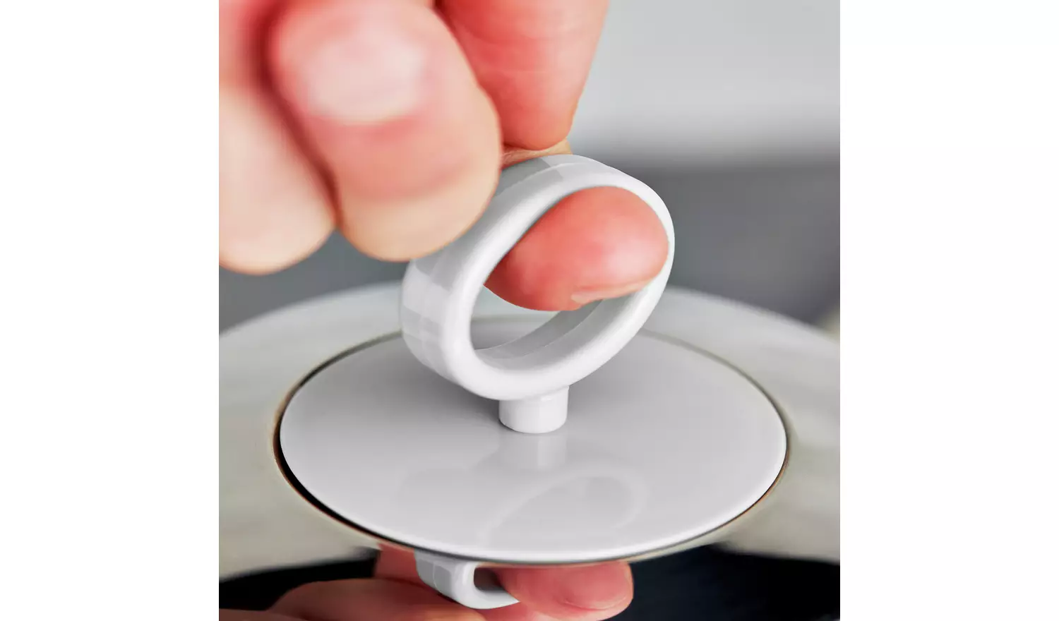 Tower Solitaire Pack of 3 Canisters - White