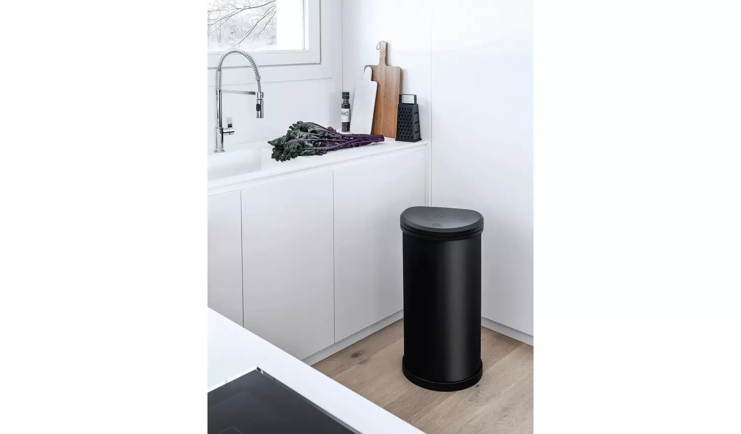 Curver 40 Litre Deco Touch Top Kitchen Bin - Black