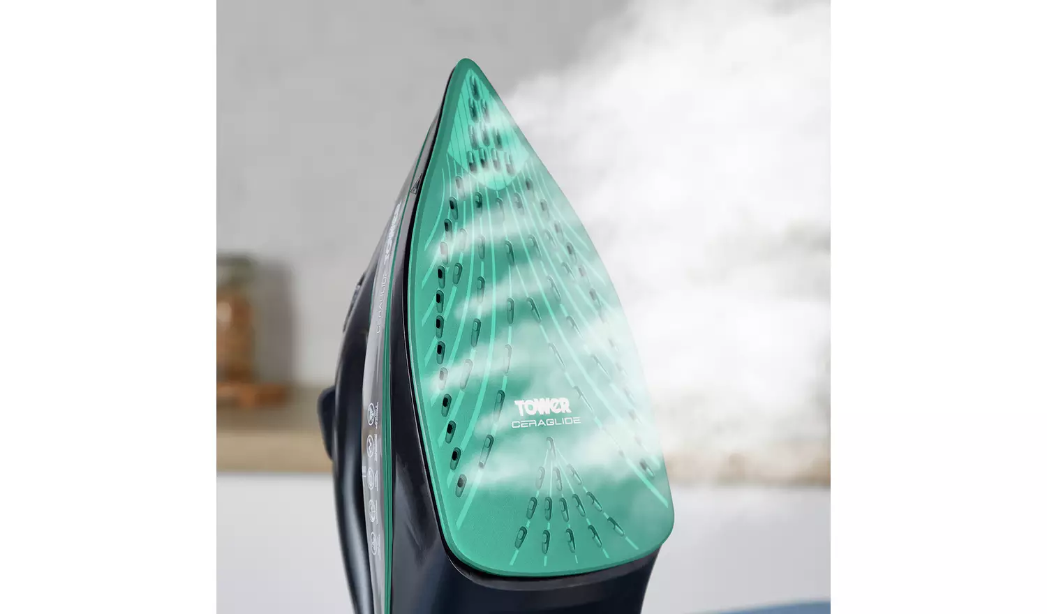 Tower T22013TL CeraGlide Steam Iron
