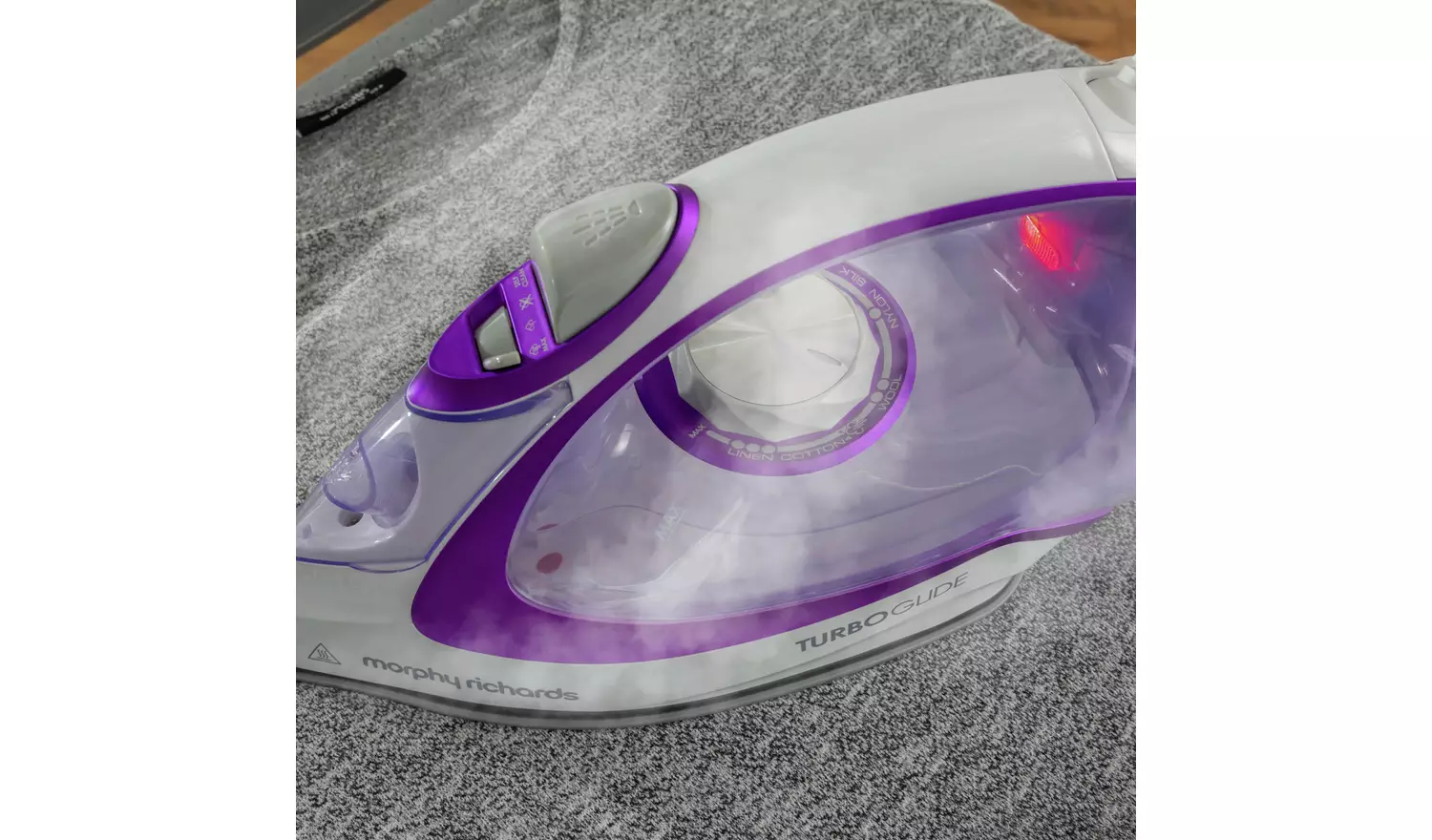 Morphy Richards 302000 Turbo Glide Steam Iron