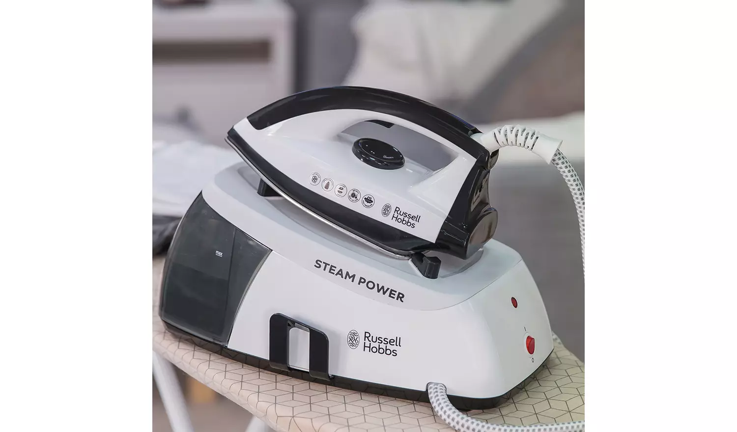 Russell Hobbs Series 1 Steam Generator Iron 24420
