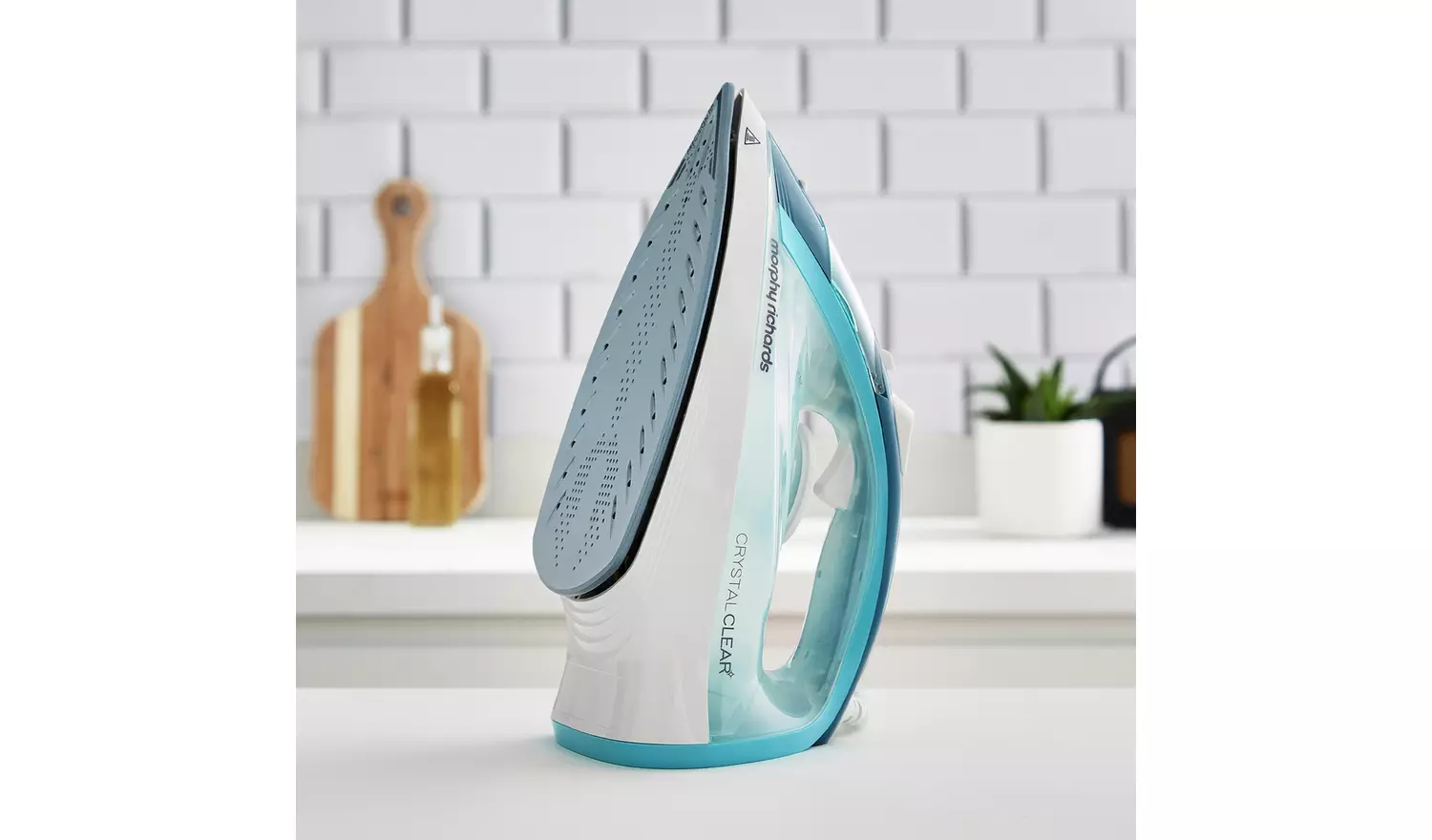 Morphy Richards 300300 Crystal Clear Steam Iron
