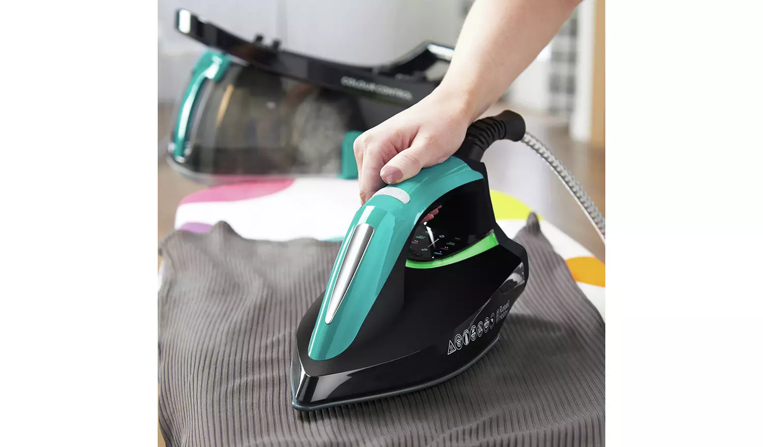 Russell Hobbs Colour Control SteamPower Steam Generator Iron