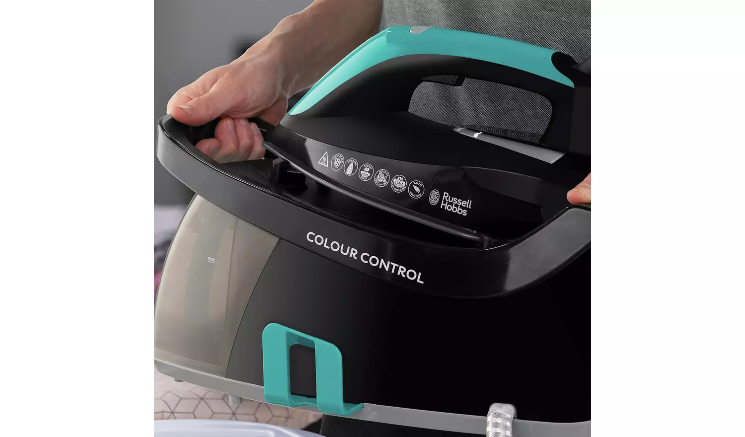 Russell Hobbs Colour Control SteamPower Steam Generator Iron