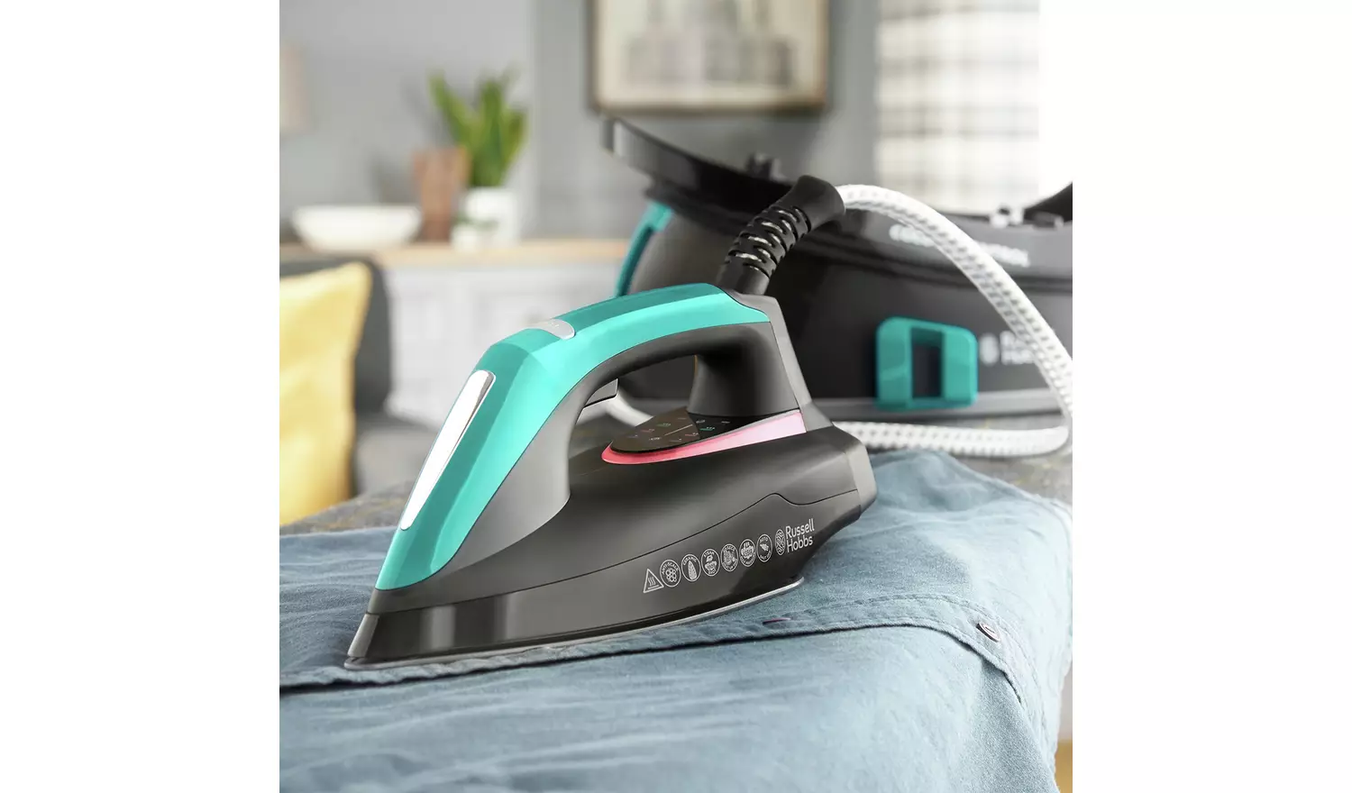 Russell Hobbs Colour Control SteamPower Steam Generator Iron