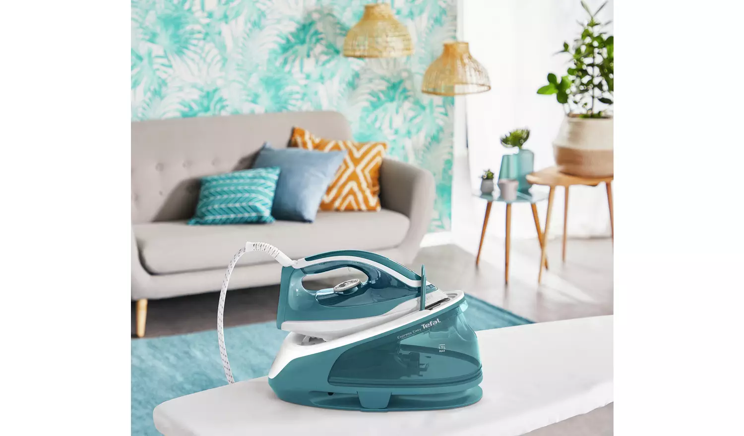 Tefal SV6131 Express Easy Steam Generator Iron