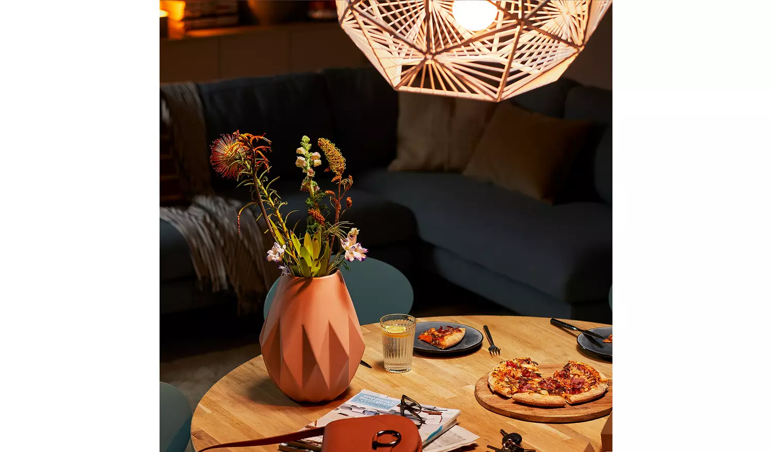 Philips 7W LED ES Dimmable Light Bulb