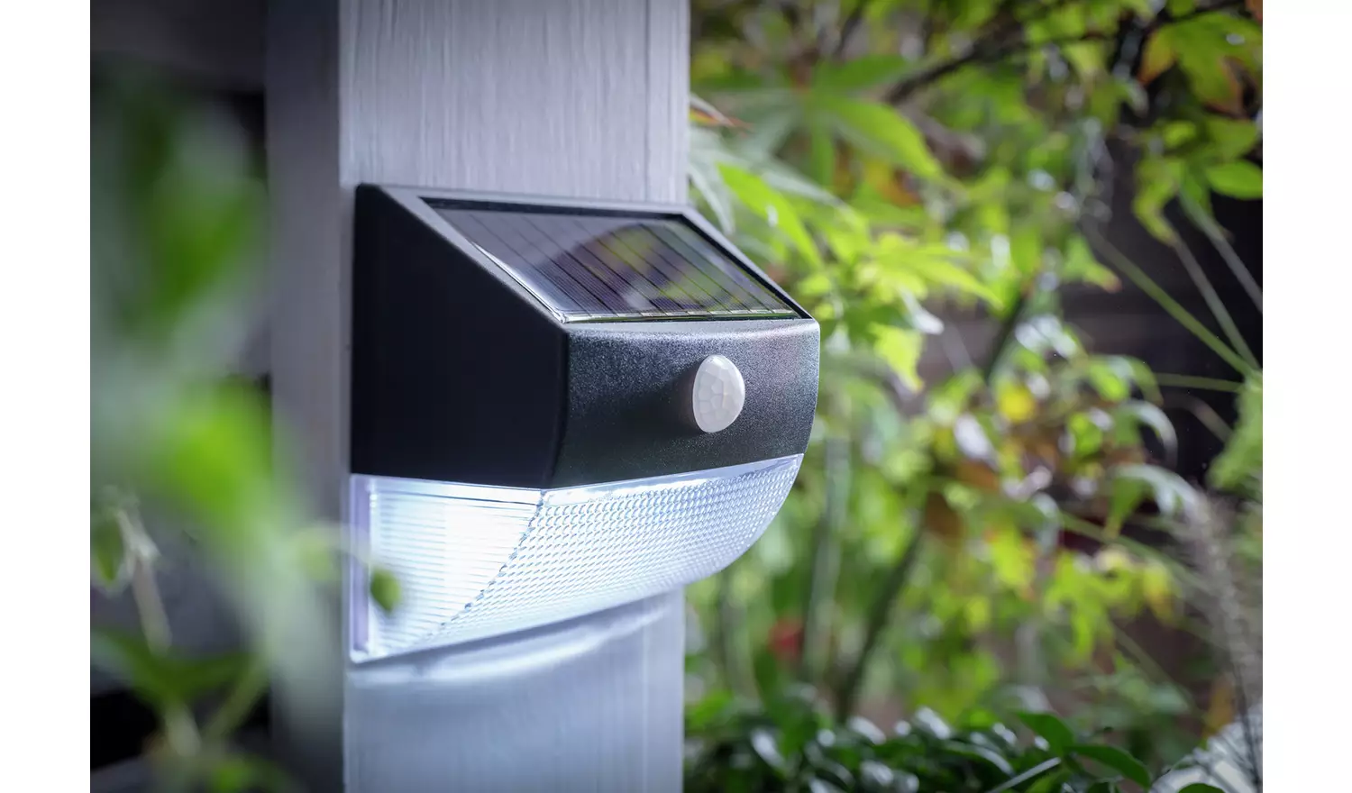 Garden by Sainsbury's White Motion Detector LED Solar Light