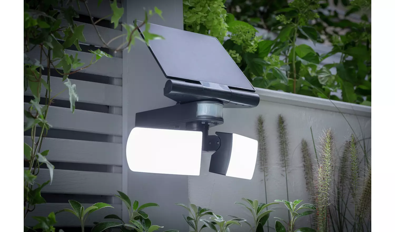 Argos Home 1000 Lumen Solar PIR Floodlight