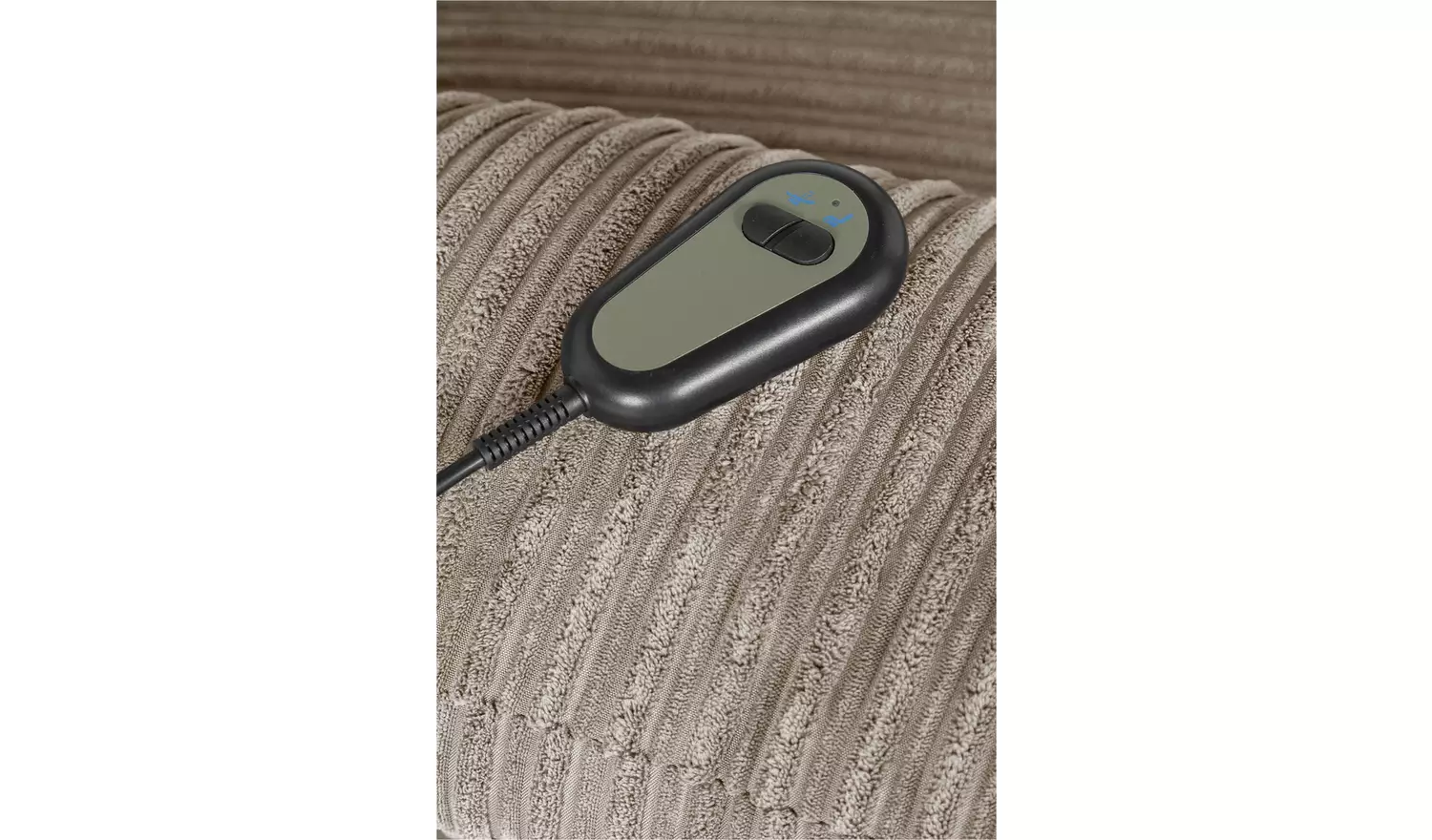 Argos Home Bradley Rise & Recline Chair -Natural & Chocolate