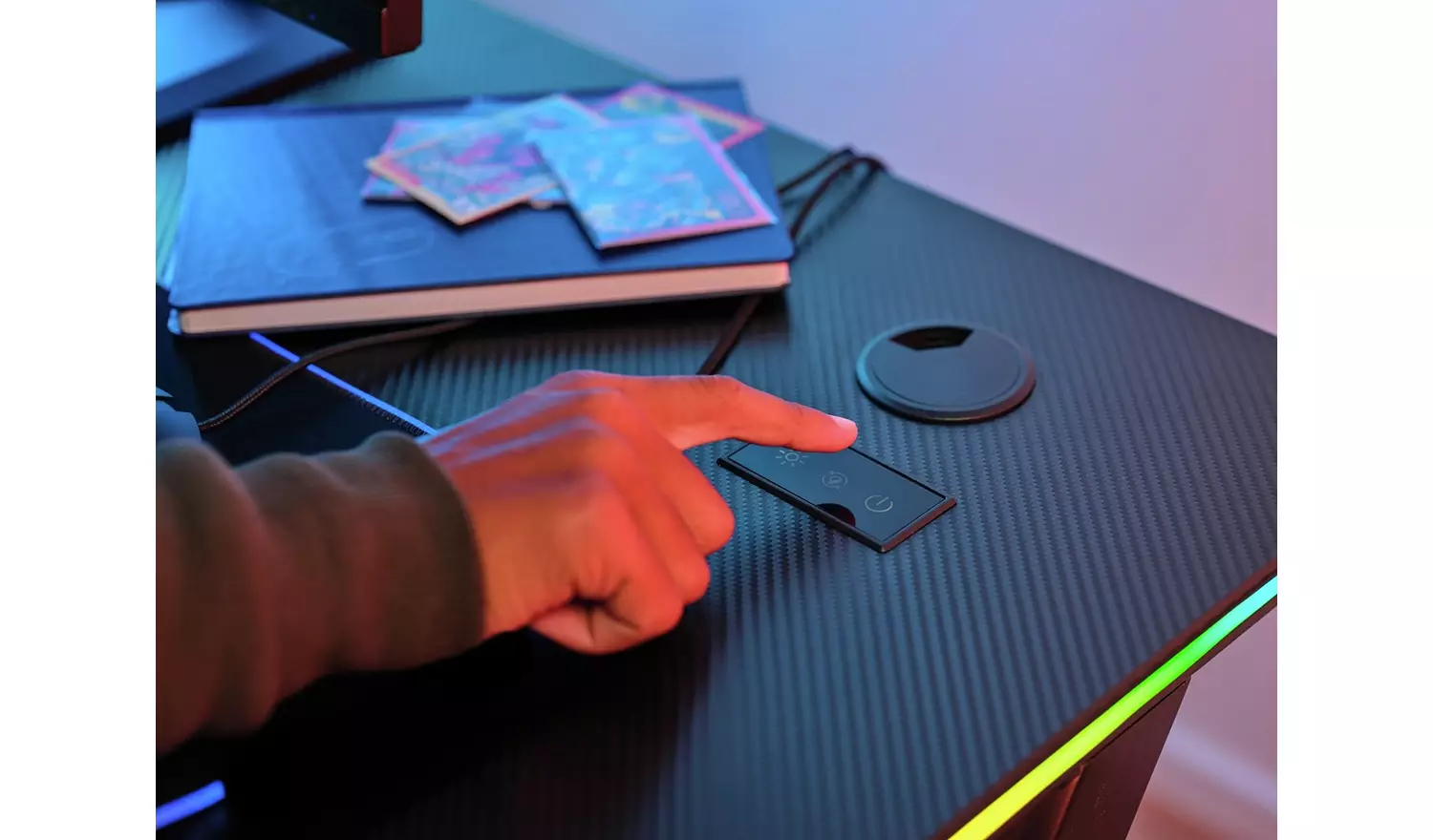 Trust GXT709 Luminus RGB Gaming Desk - Black