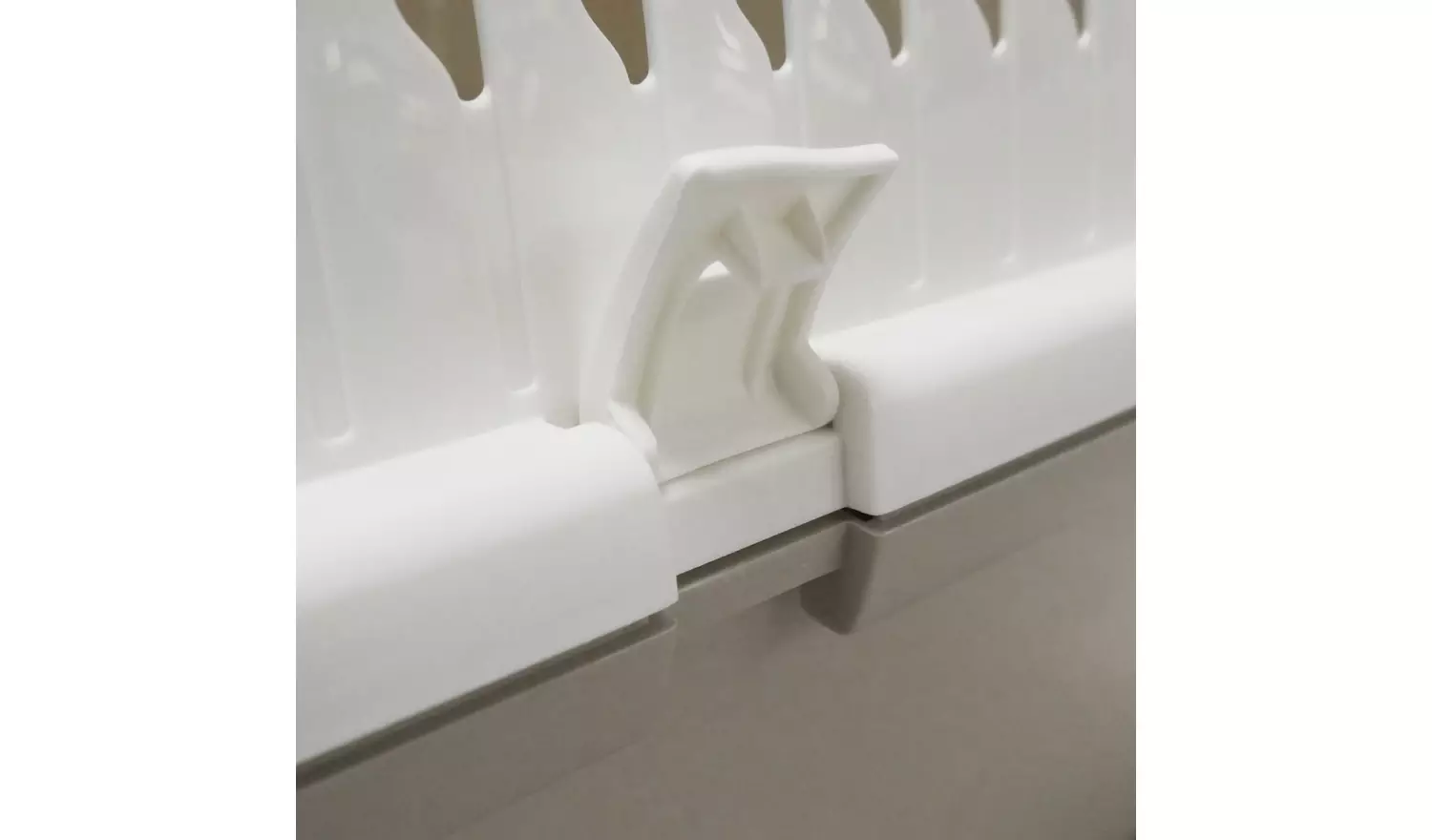 Rosewood Plastic Pet Carrier with Cushion - Large