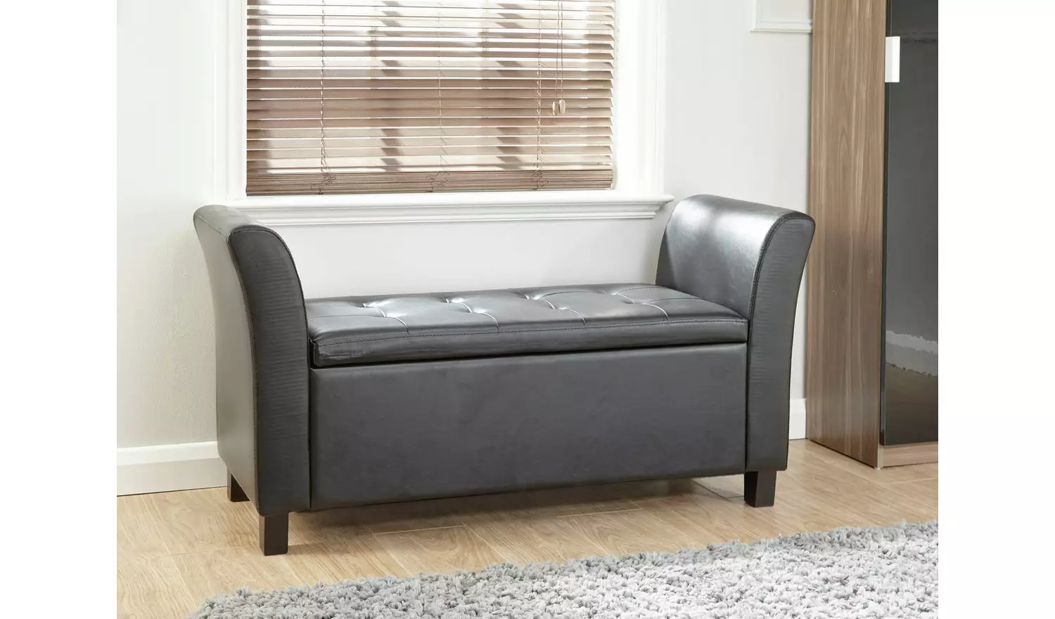 GFW Verona Window Faux Leather Seat - Black