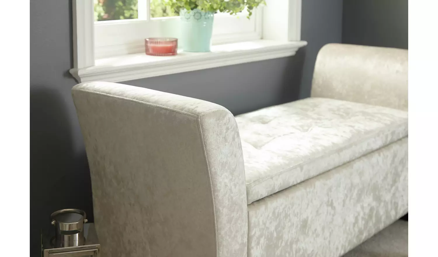 GFW Verona Window Velvet Seat - Oyster White