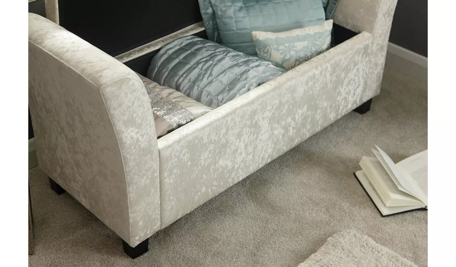 GFW Verona Window Velvet Seat - Oyster White