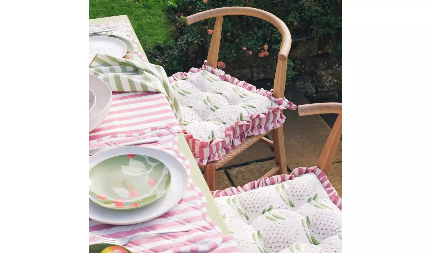 Habitat x Sanderson & National Trust Berries 12pc Dinner Set