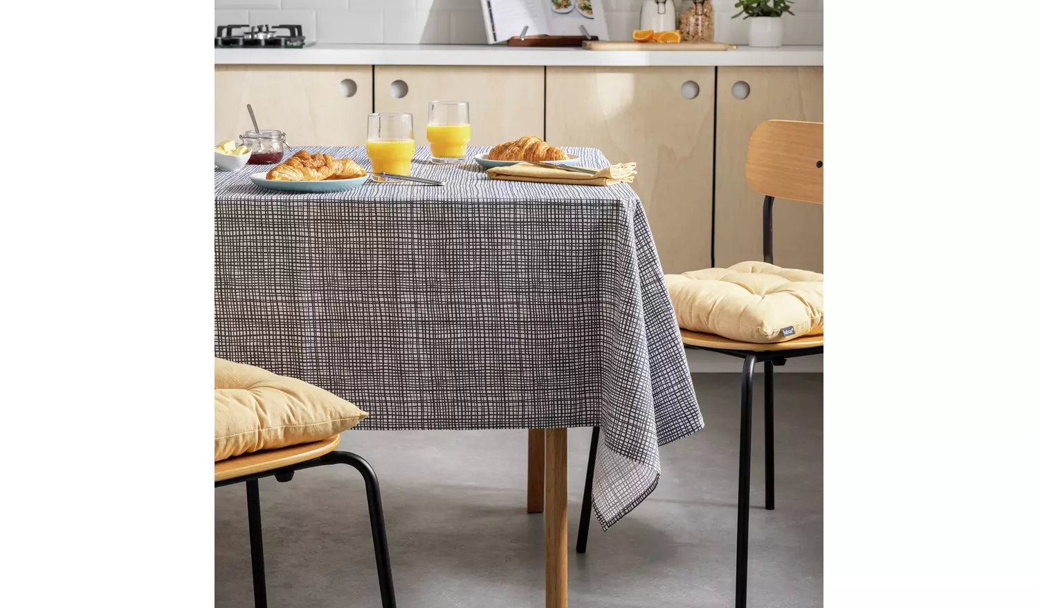 Habitat Charcoal Grid Cotton Wipe Clean Table Cloth - Grey
