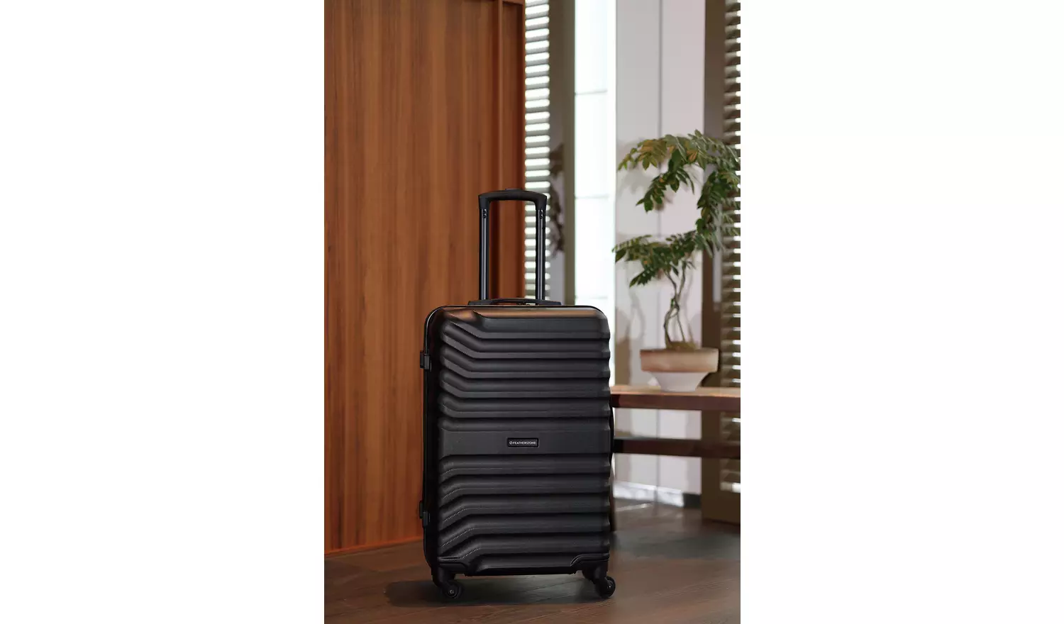 Featherstone 4 Wheel Hard Suitcase - Large, Black