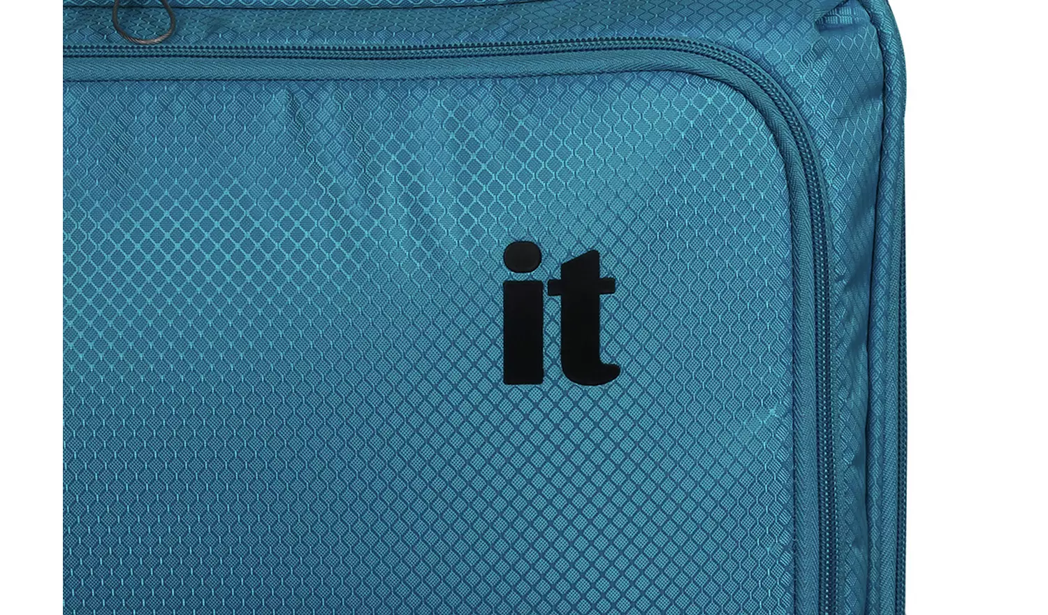 it Luggage World's Lightest Large 4 Wheel Soft Suitcase