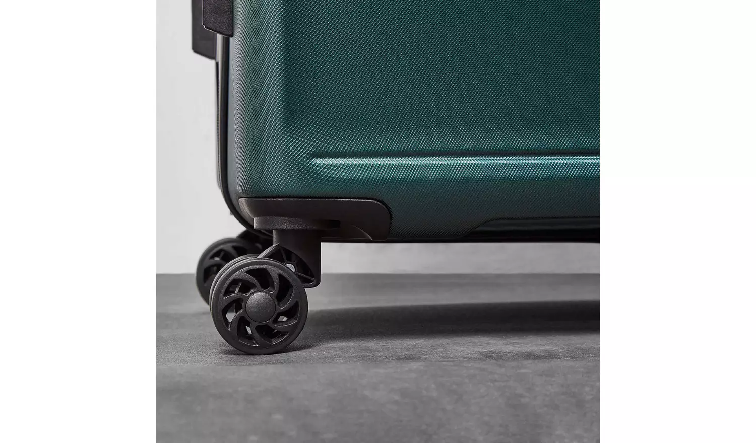 Rock 8 Wheel Hard Suitcase - Medium, Green