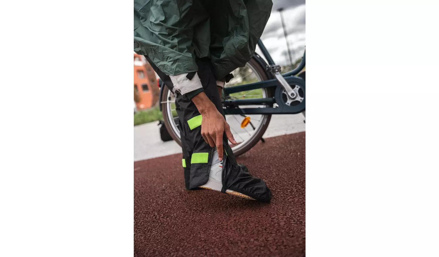 Decathlon Cycling Waterproof Overtrousers & Shoe Covers M