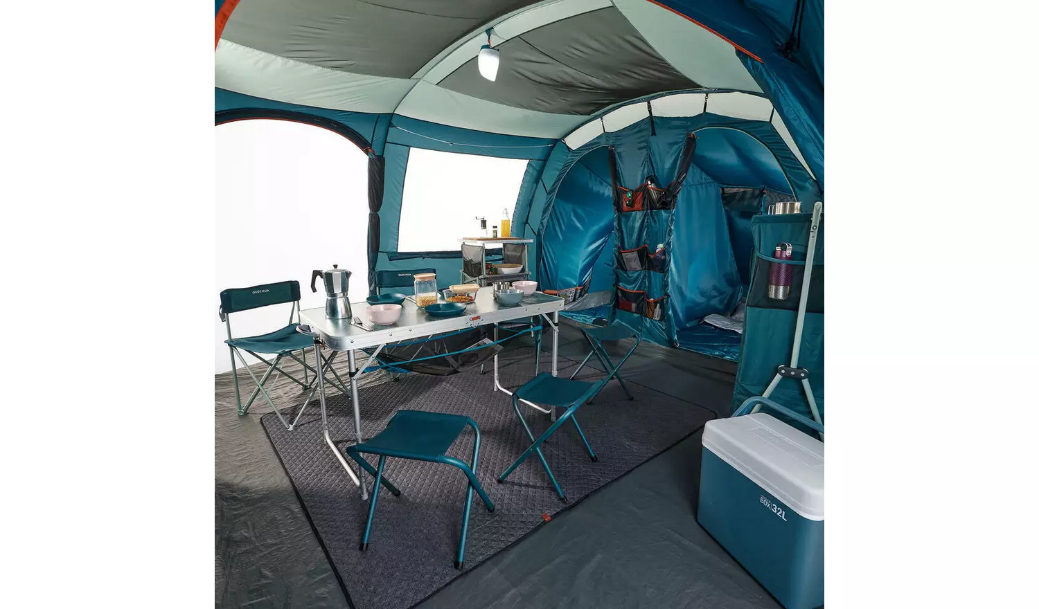 Decathlon 8 Person 4 Room Camping Tent With Poles 8.4