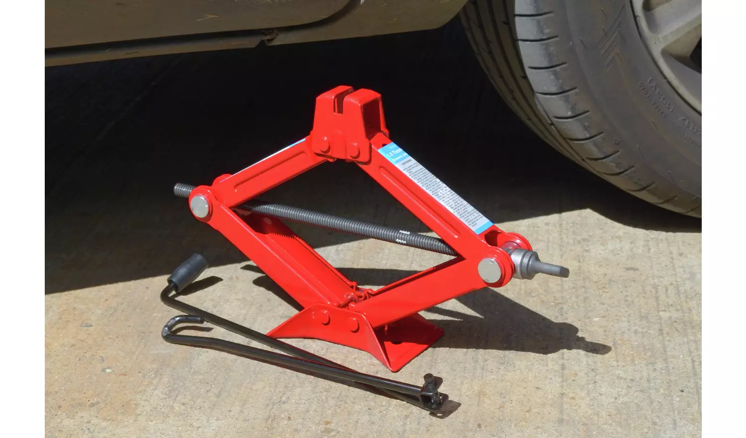 Hilka 1.5 Tonne Scissor Jack