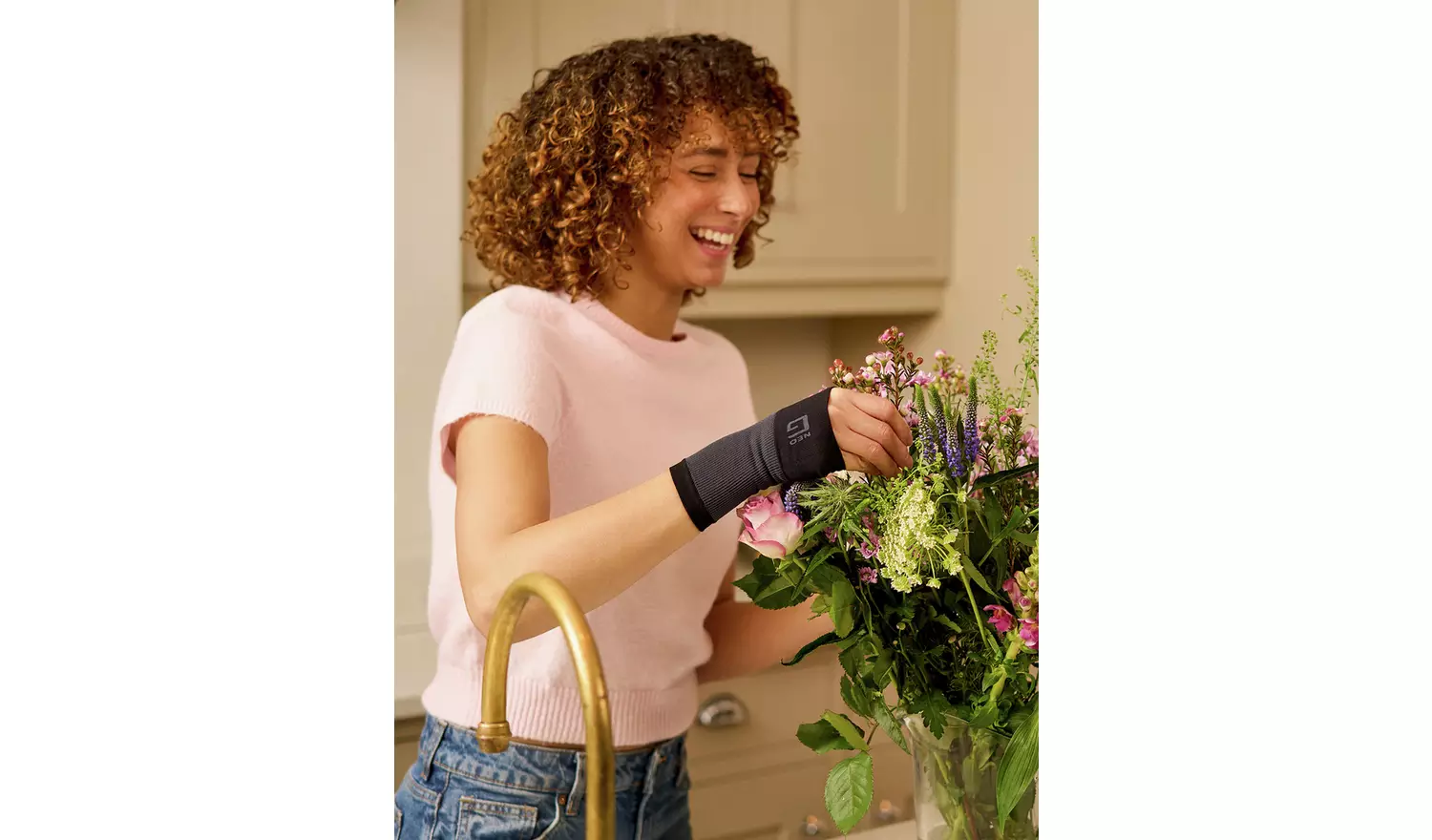 Neo G Airflow Wrist & Thumb Support - Small