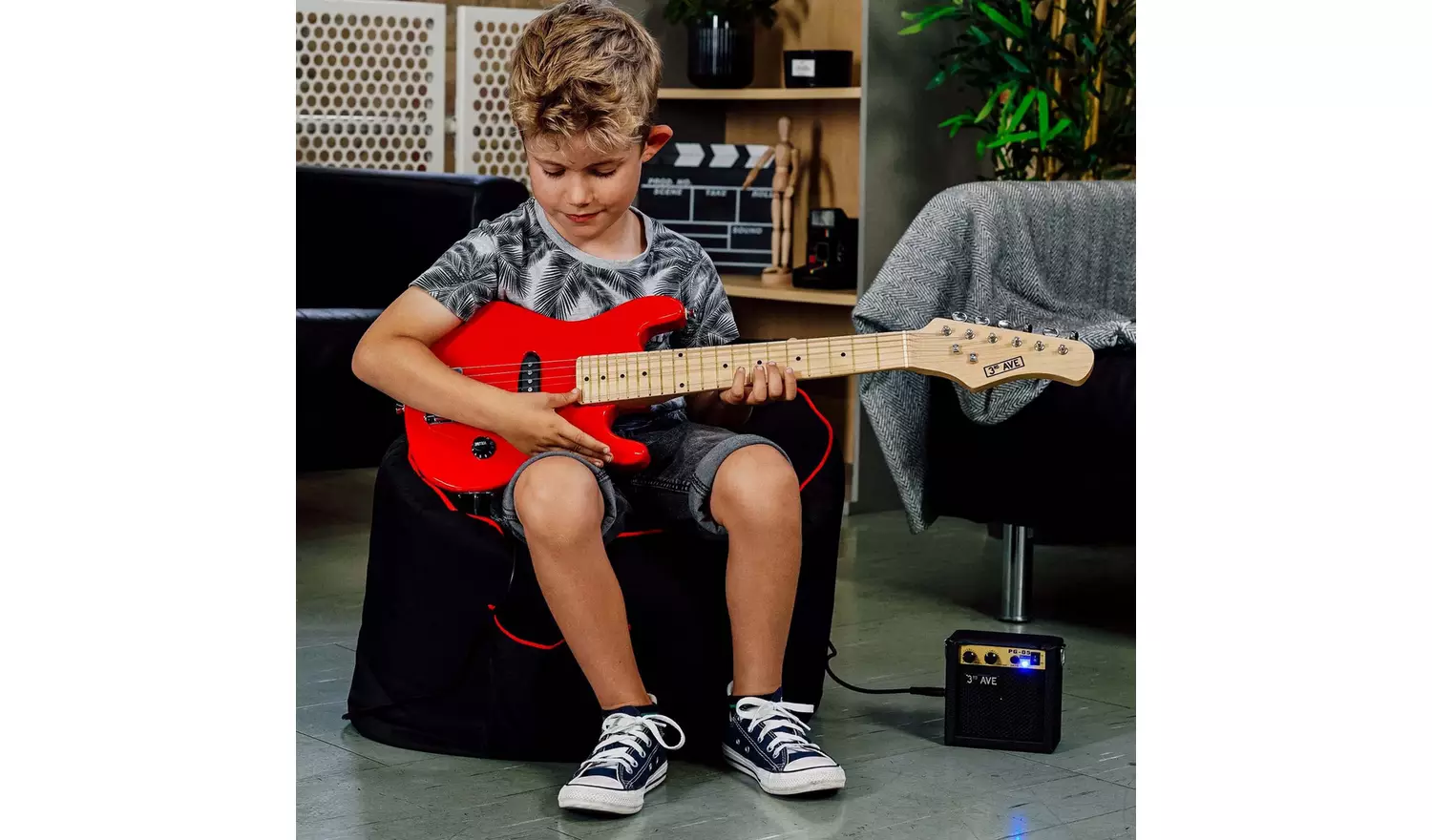 3rd Avenue 1/4 Size Kids Electric Guitar Pack - Red