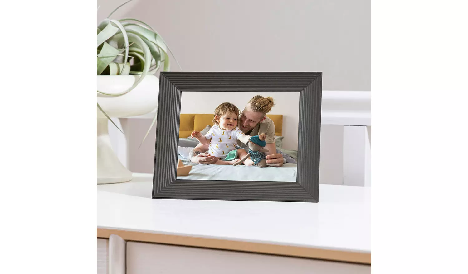 AURA Mason 9 Inch Digital Photo Frame - Graphite