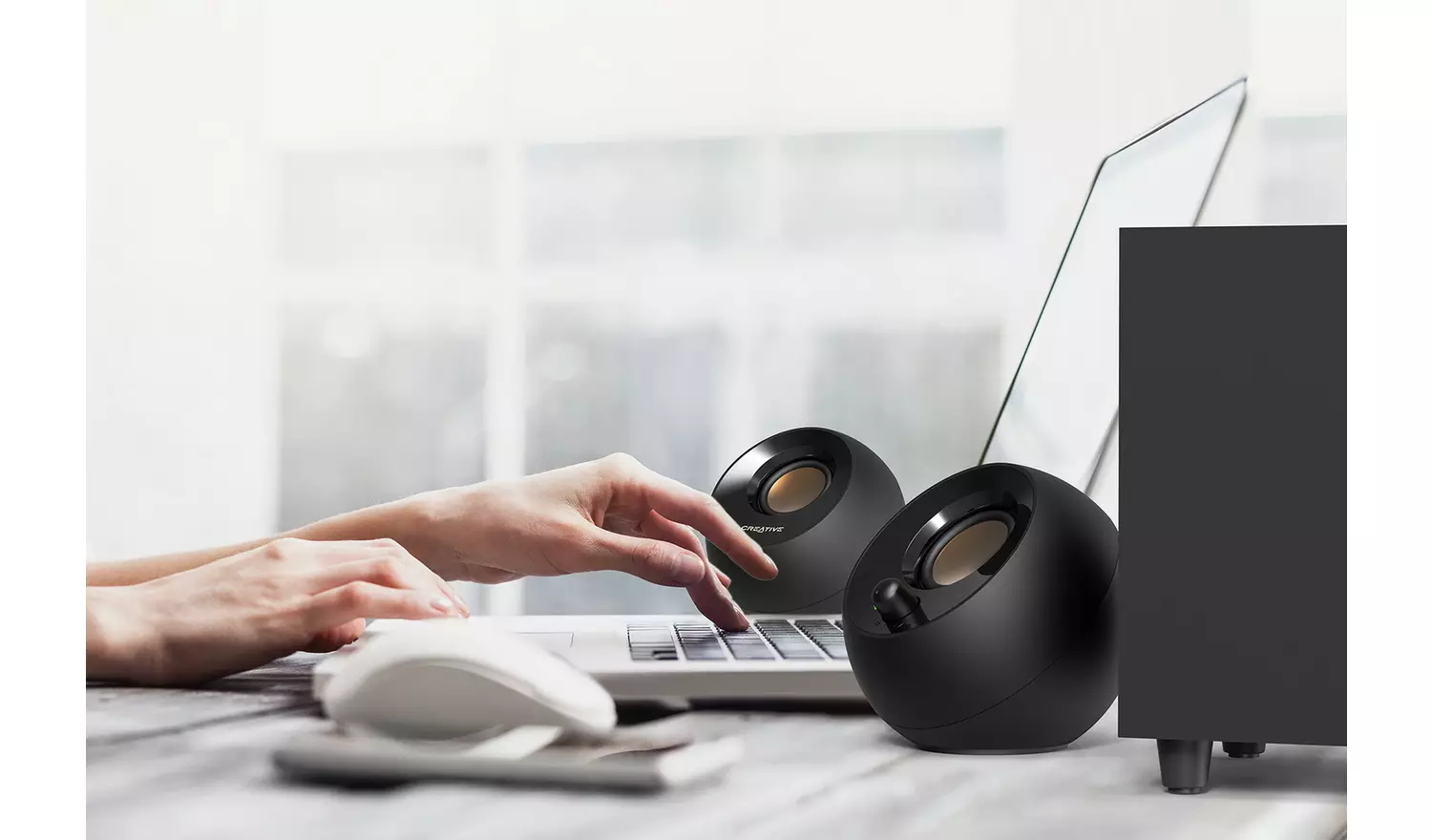 Creative Pebble Plus 2.1 USB Desktop Speakers with Subwoofer