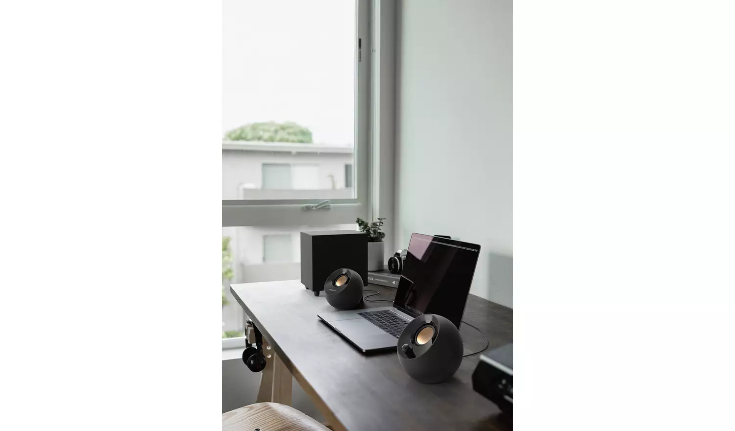 Creative Pebble Plus 2.1 USB Desktop Speakers with Subwoofer