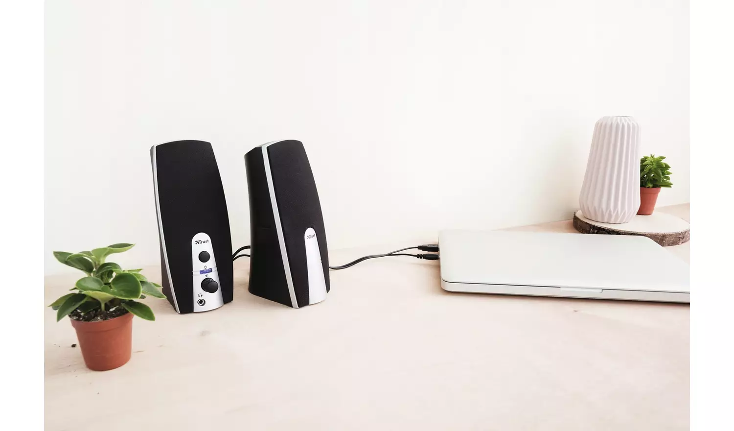 Trust Mila 2.0 PC Speaker Set - Black and Silver