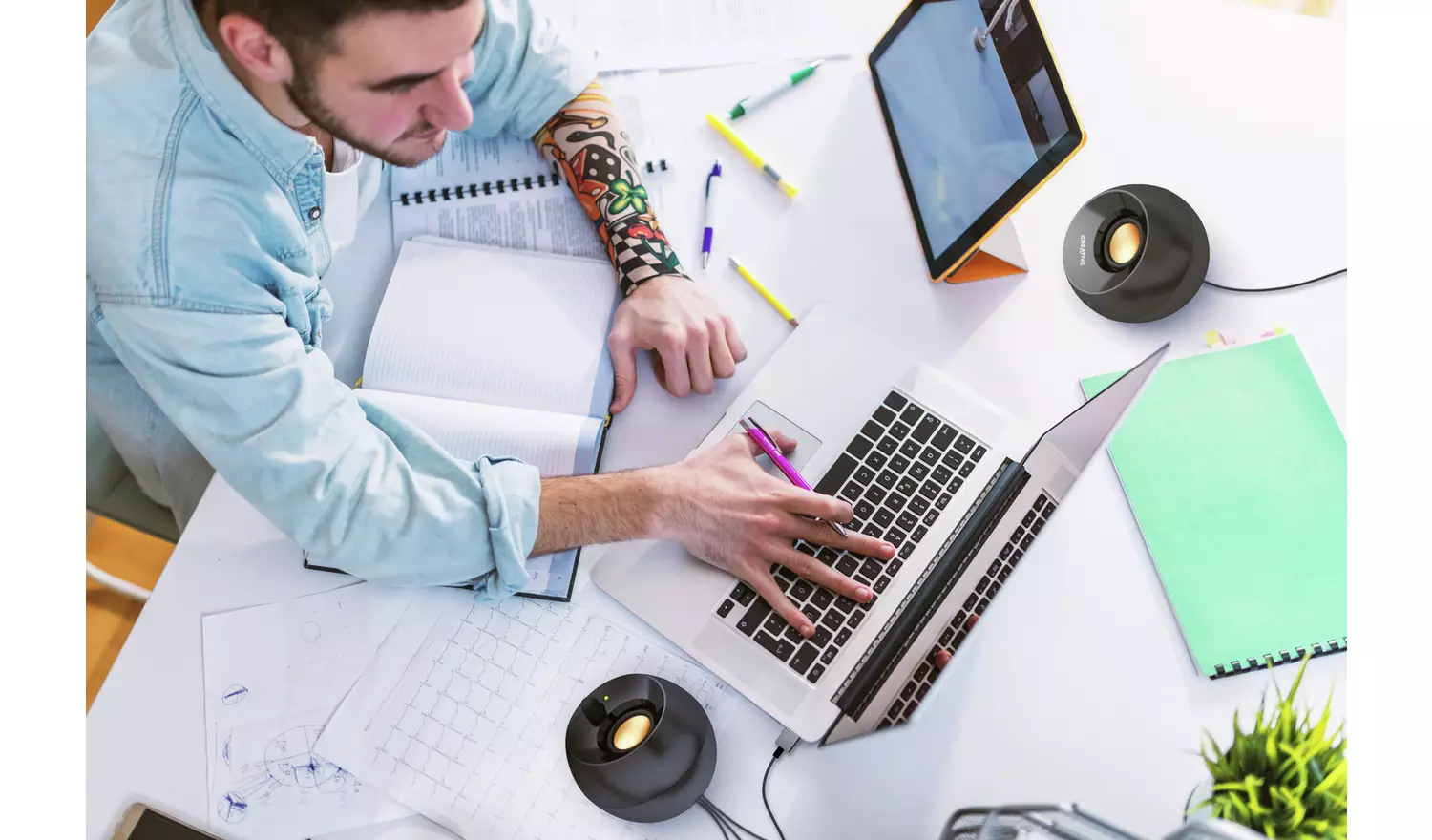 Creative Pebble v1 Modern 2.0 USB Desktop Speakers