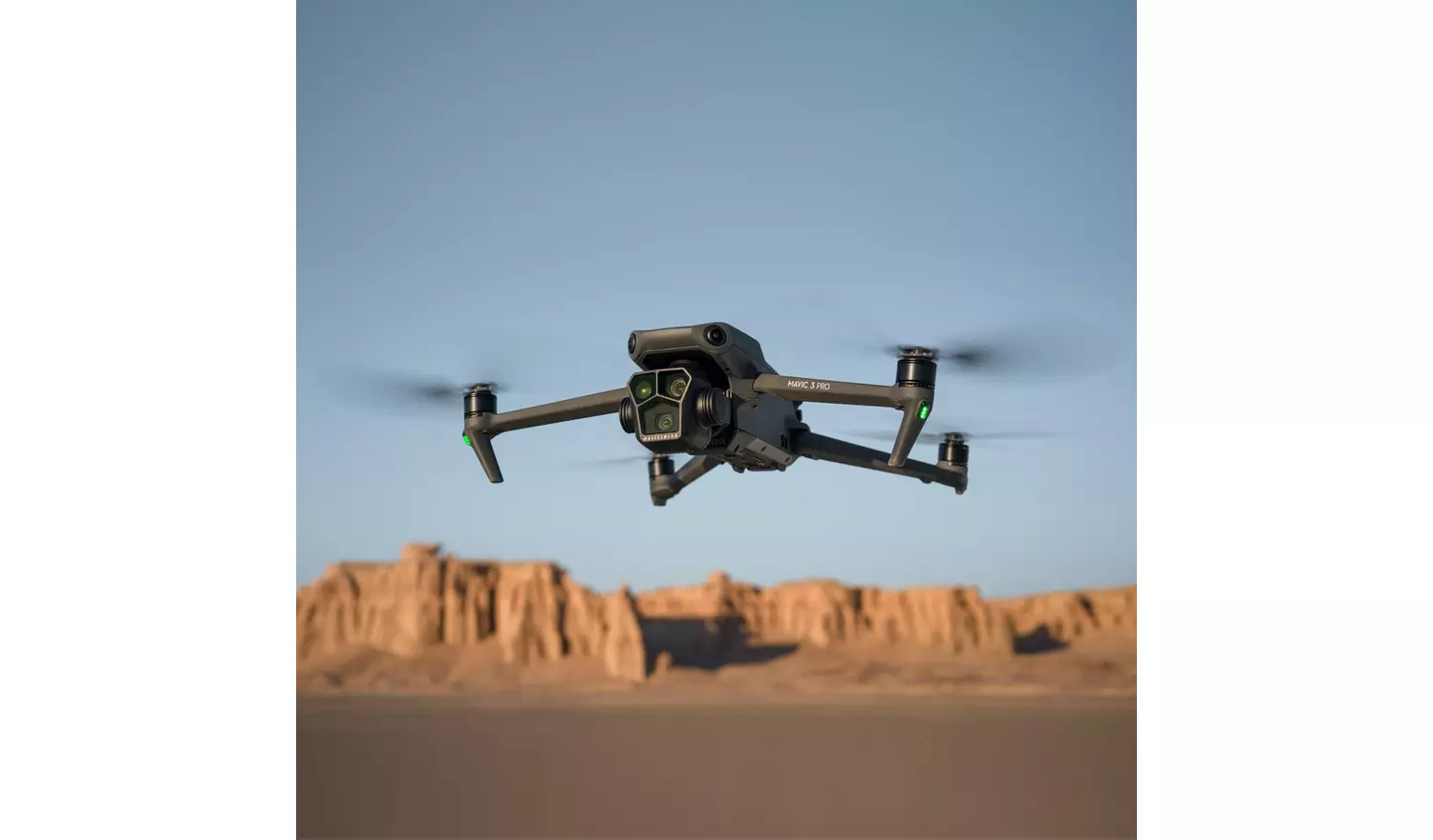 DJI Mavic 3 Pro Fly More Drone Combo