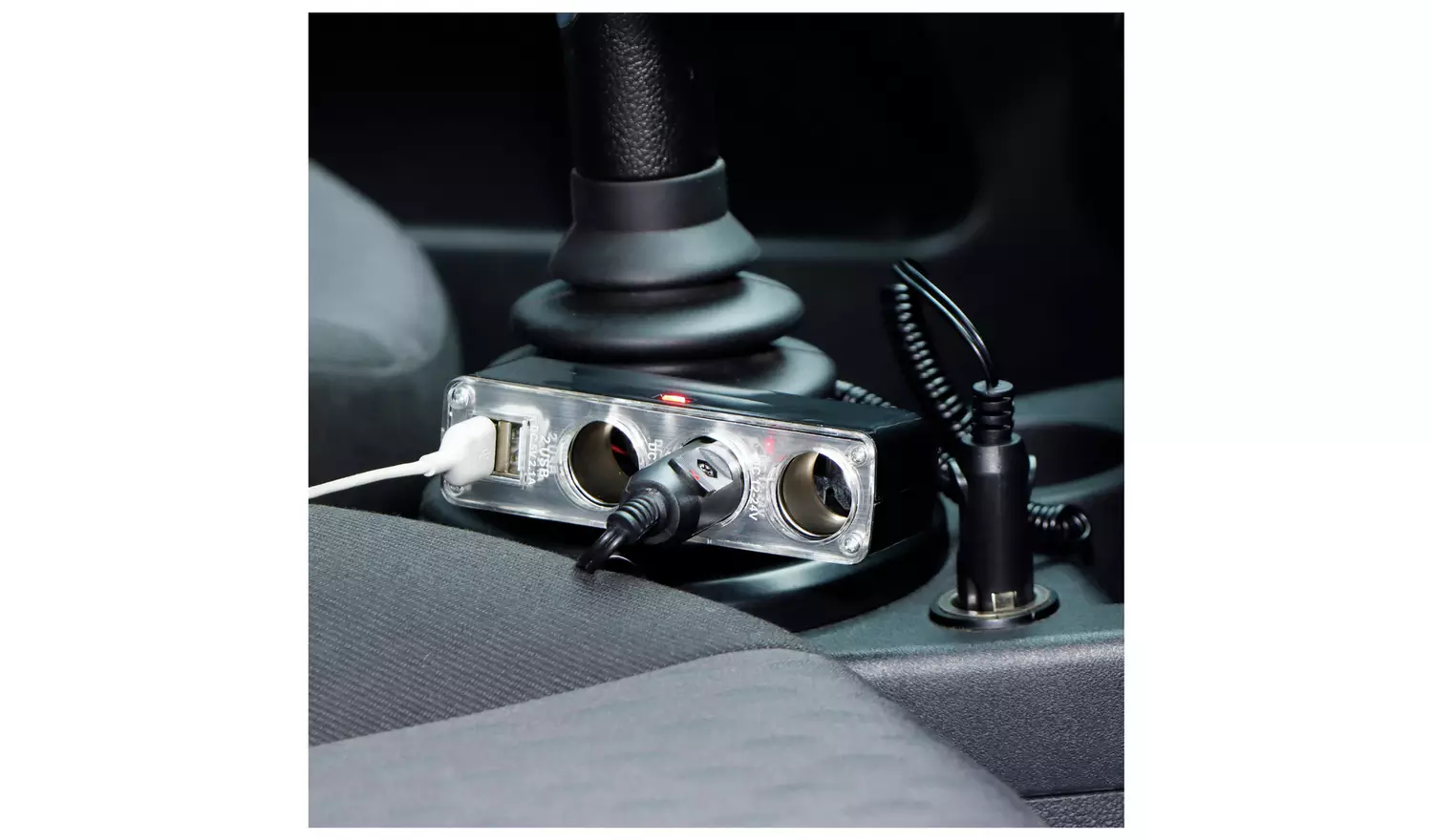 Streetwize Triple 12V Socket Adapter With Two USB Ports