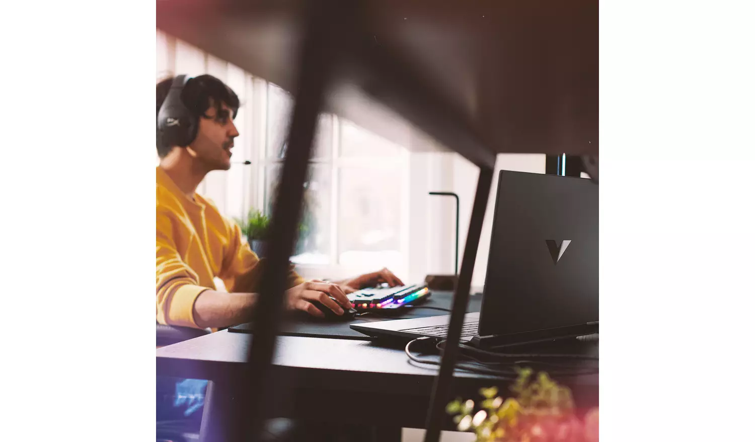 HP Victus 15.6in i5 16GB 512GB RTX3050 Gaming Laptop Bundle