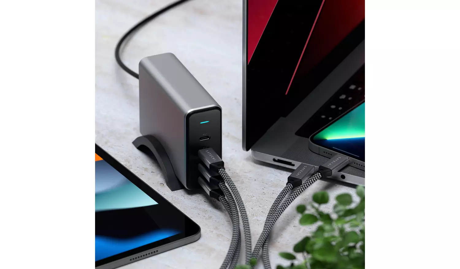SATECHI 165W Type C PD Wall Charger - Black & Silver