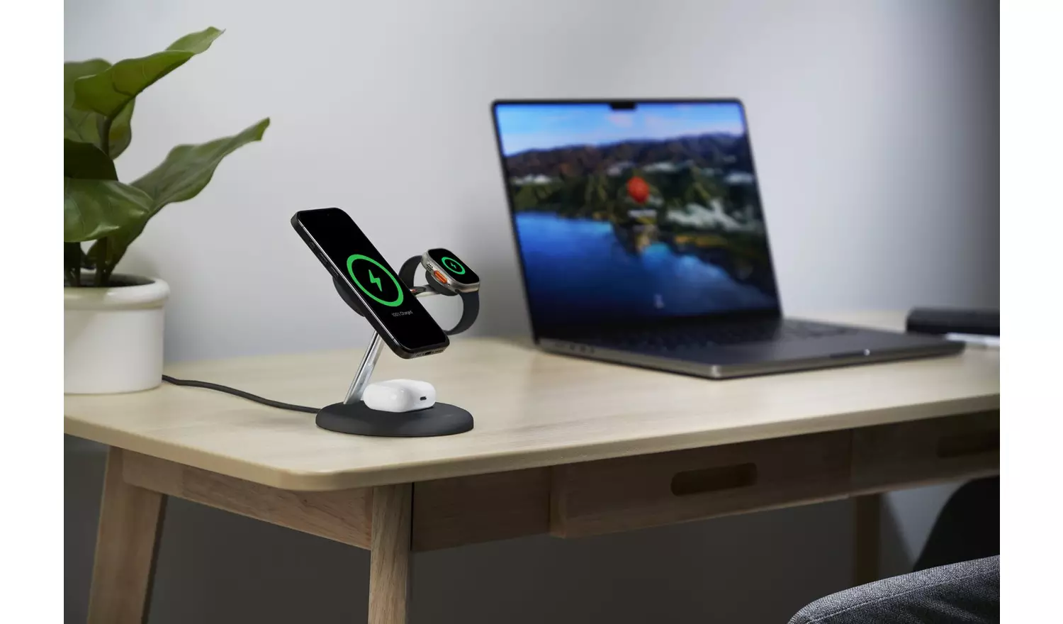 Belkin 3 in 1 MagSafe Compatible Qi2 Wireless Charger -Black