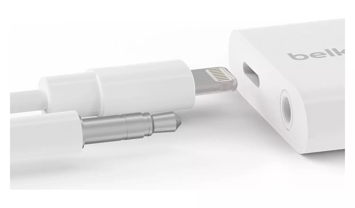 Belkin 3.5mm Audio and Charge Adapter For iPhone - White