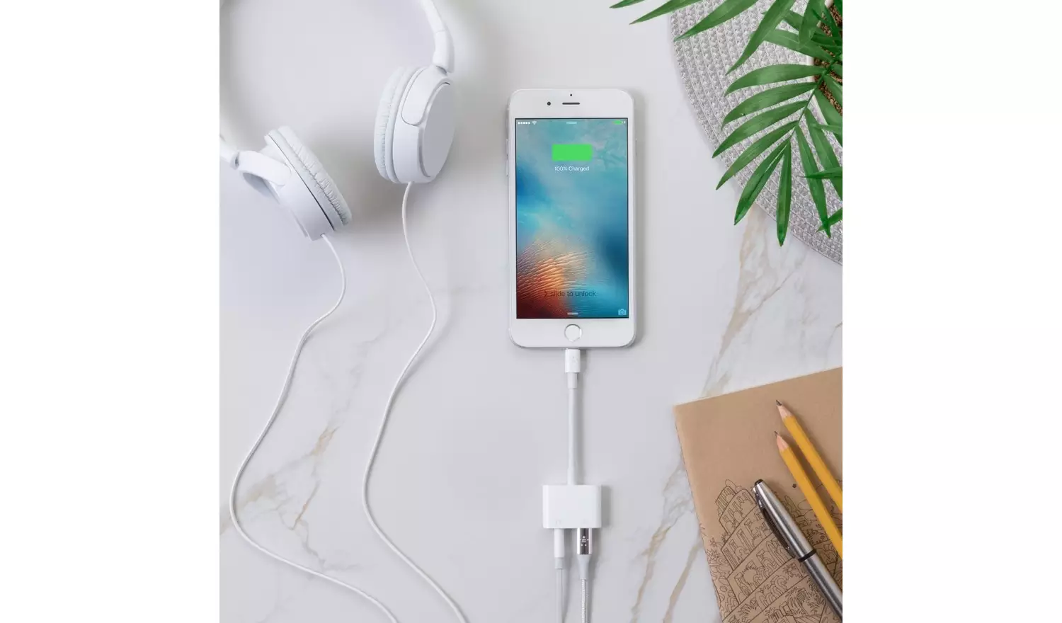 Belkin 3.5mm Audio and Charge Adapter For iPhone - White