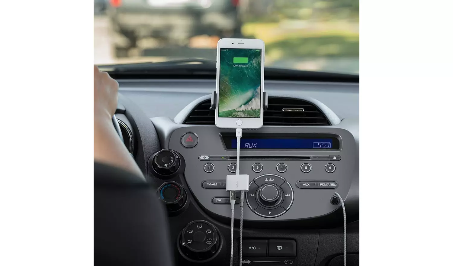 Belkin 3.5mm Audio and Charge Adapter For iPhone - White