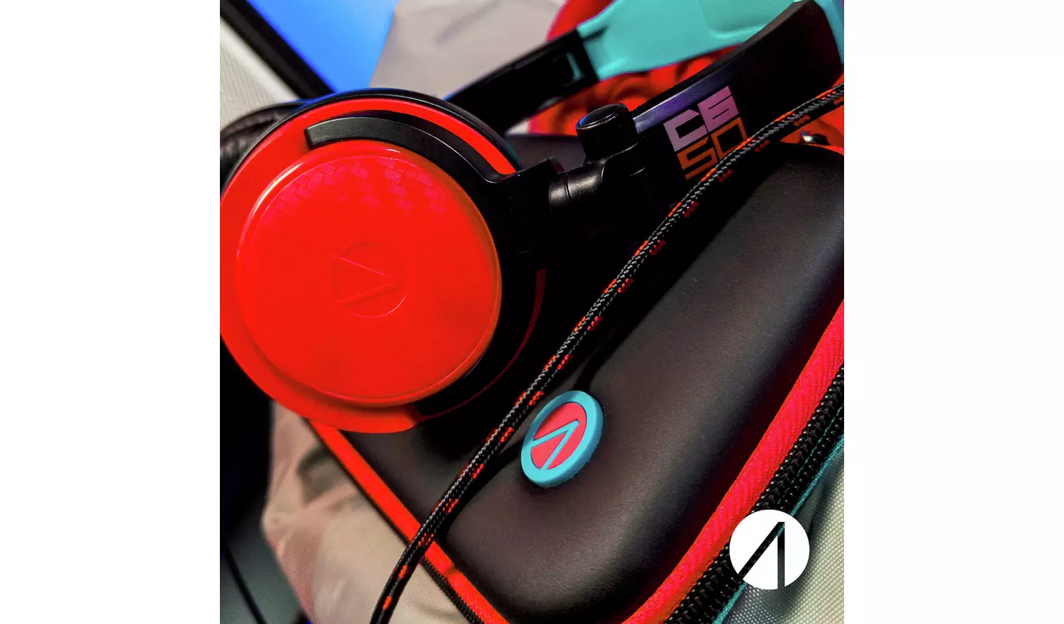 STEALTH Premium Travel Kit With Headset For Switch/Lite/OLED