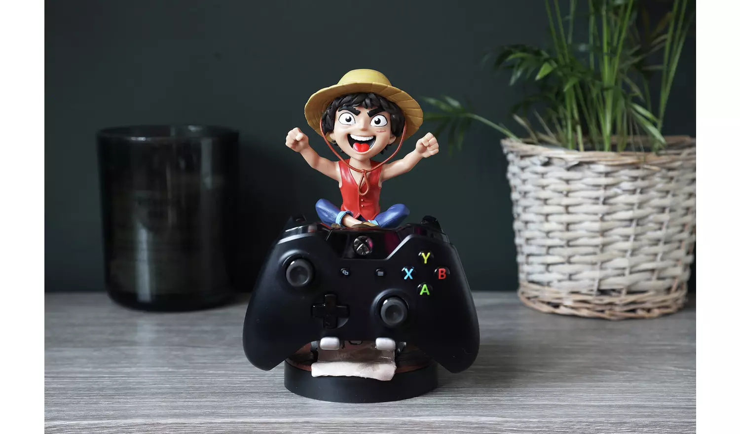 Cable Guys Phone & Controller Holder - Netflix: Luffy