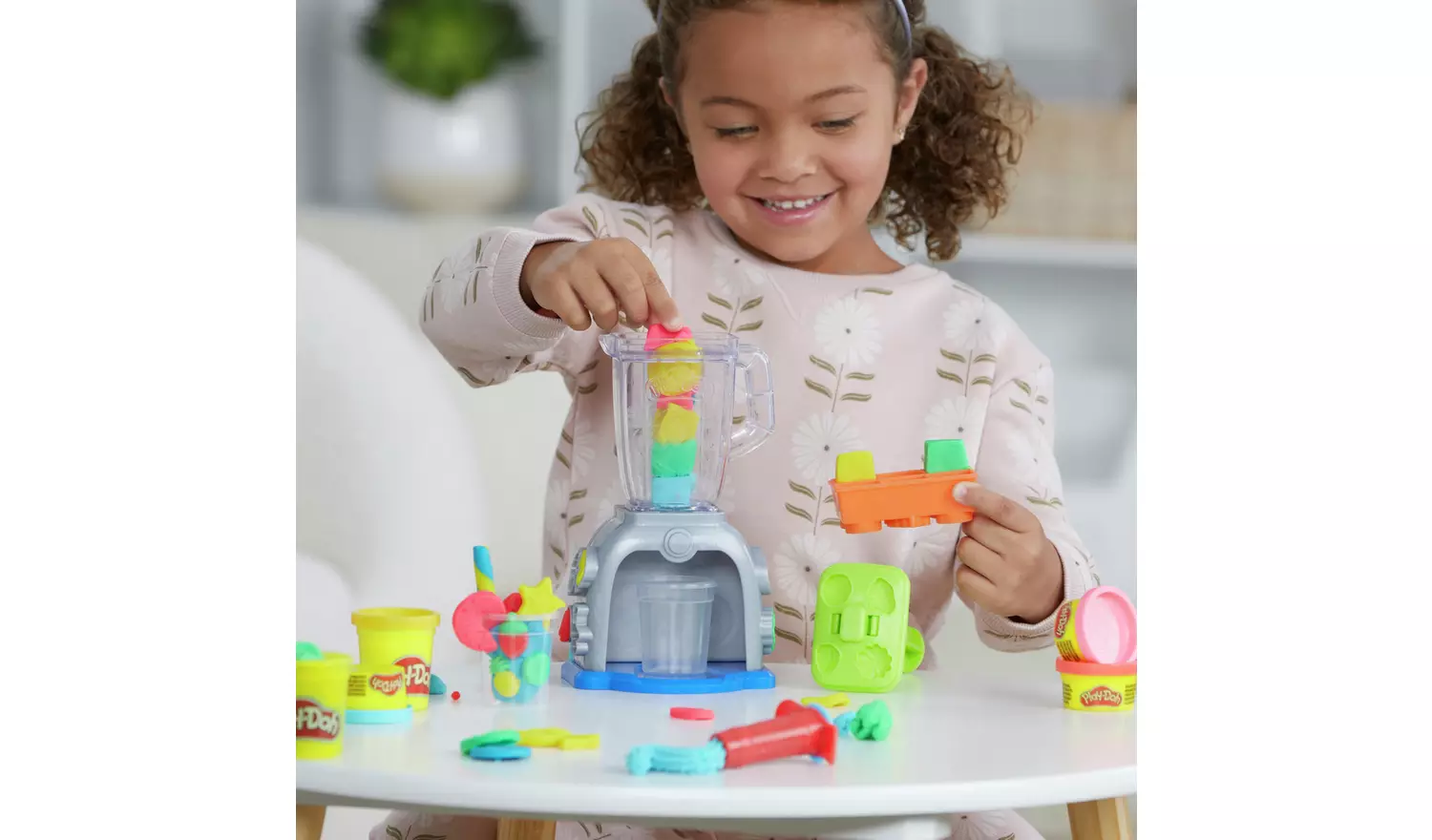 Play-Doh Swirlin' Smoothies Blender with 5 Tubs Playset