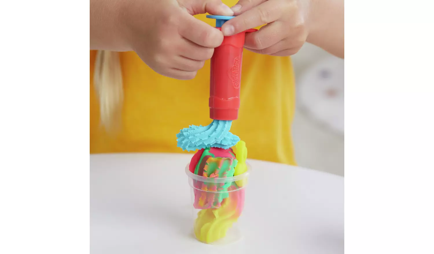 Play-Doh Swirlin' Smoothies Blender with 5 Tubs Playset