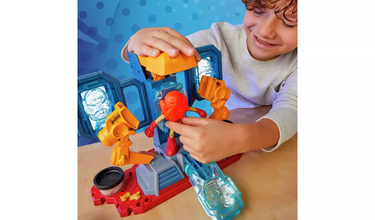 Play-Doh Marvel Iron Man Maker Lab with 6 Tubs