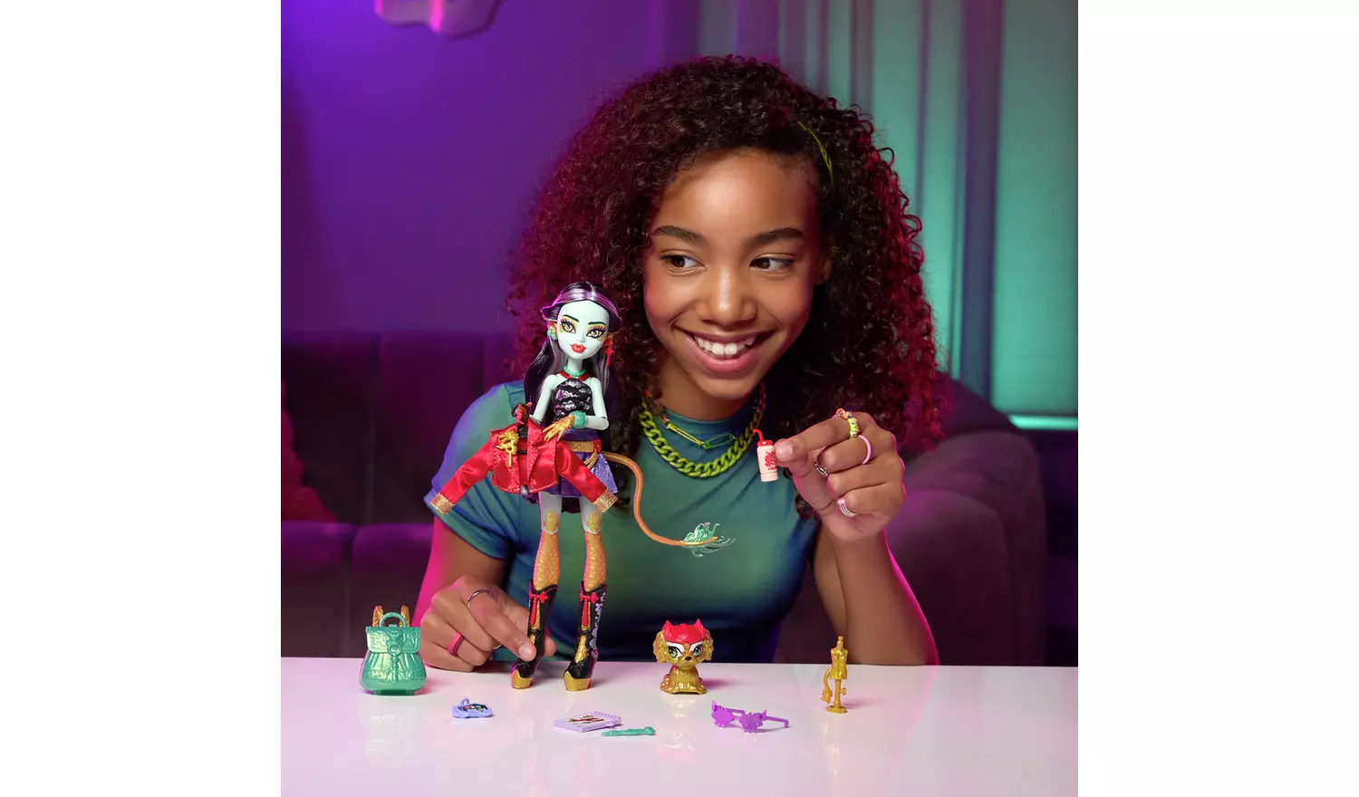 Monster High Jinafire Long Fashion Doll with Accessories